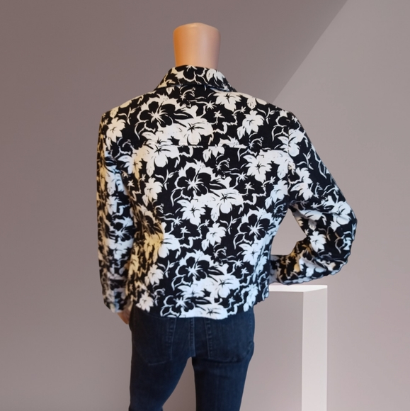 Petite by Michael Phillips Oversized Floral Print Crop Jacket Black/White - Picture 6 of 16